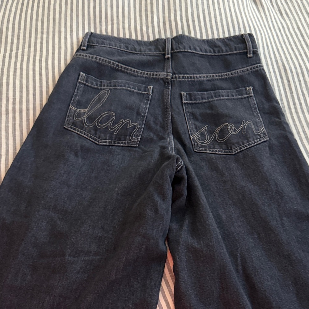 Embroidered Back-Pocket Women’s Jeans